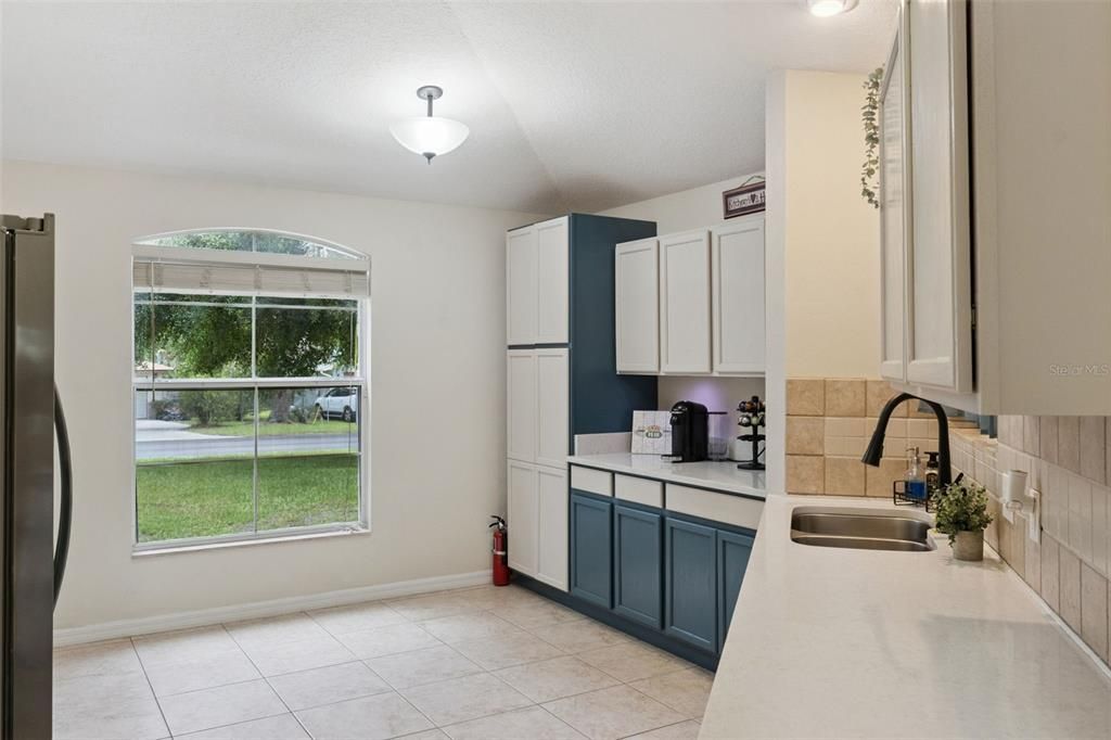 For Sale: $360,000 (3 beds, 2 baths, 1593 Square Feet)