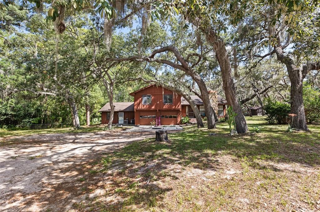 For Sale: $499,900 (5 beds, 3 baths, 2454 Square Feet)