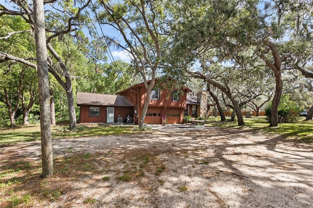 For Sale: $499,900 (5 beds, 3 baths, 2454 Square Feet)