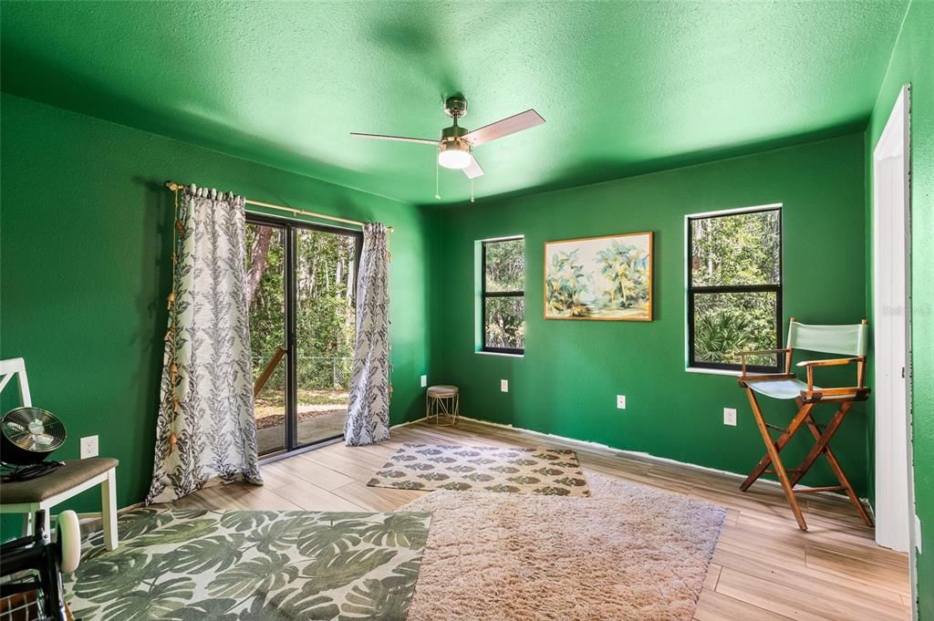 For Sale: $499,900 (5 beds, 3 baths, 2454 Square Feet)