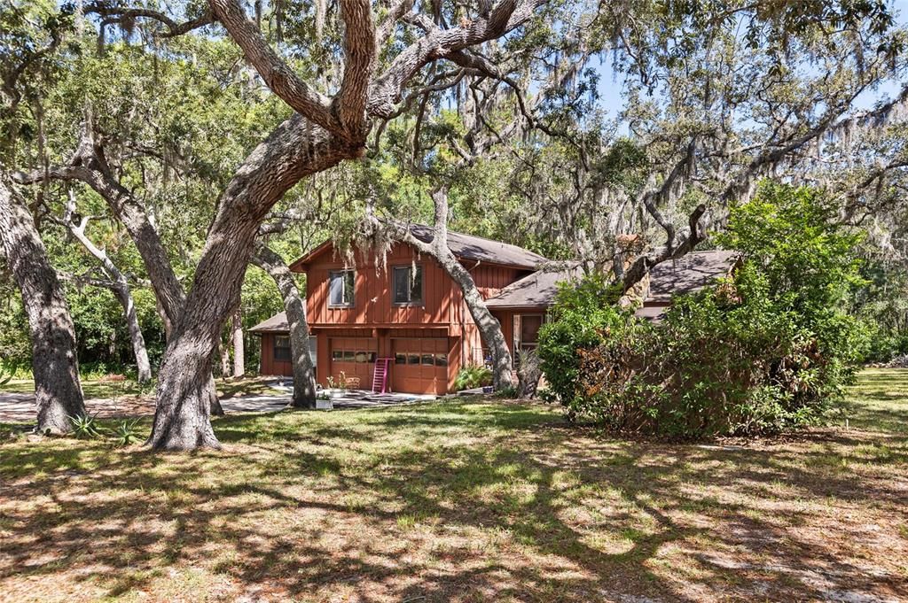 For Sale: $499,900 (5 beds, 3 baths, 2454 Square Feet)