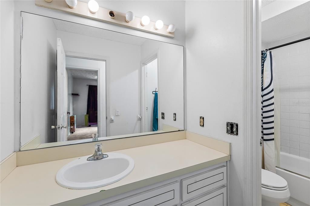 For Sale: $499,900 (5 beds, 3 baths, 2454 Square Feet)