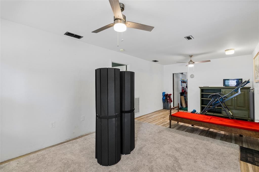 For Sale: $499,900 (5 beds, 3 baths, 2454 Square Feet)