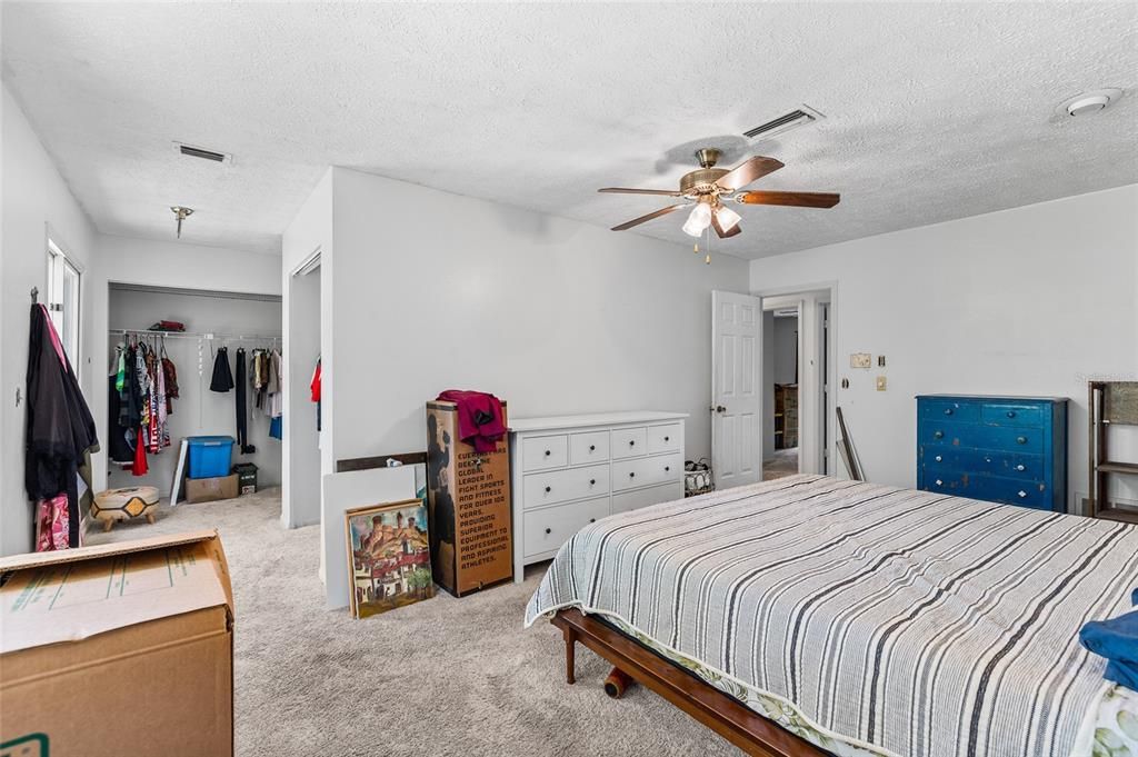For Sale: $499,900 (5 beds, 3 baths, 2454 Square Feet)