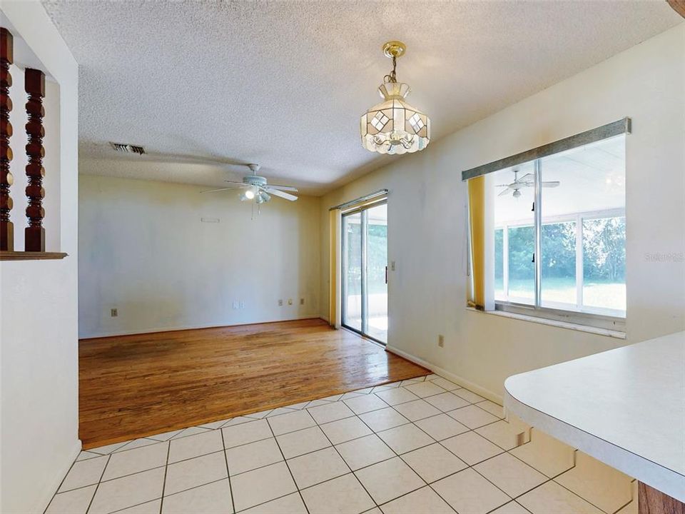 For Sale: $248,000 (2 beds, 2 baths, 1428 Square Feet)