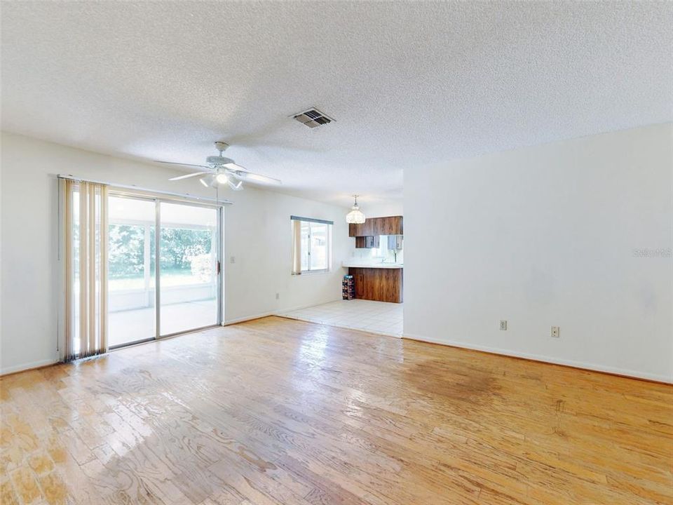 For Sale: $248,000 (2 beds, 2 baths, 1428 Square Feet)