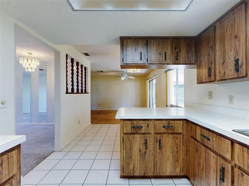 For Sale: $248,000 (2 beds, 2 baths, 1428 Square Feet)