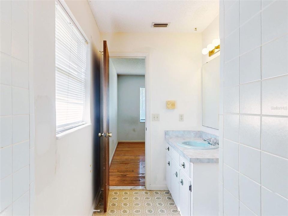 For Sale: $248,000 (2 beds, 2 baths, 1428 Square Feet)