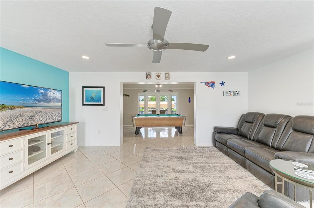Active With Contract: $949,000 (3 beds, 2 baths, 1556 Square Feet)