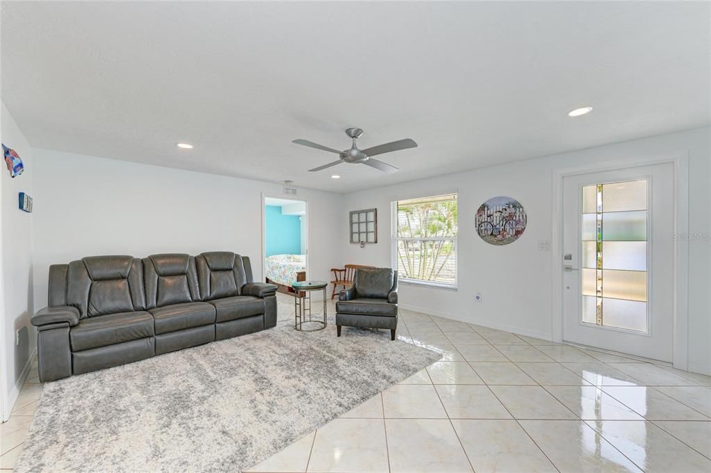 Active With Contract: $949,000 (3 beds, 2 baths, 1556 Square Feet)