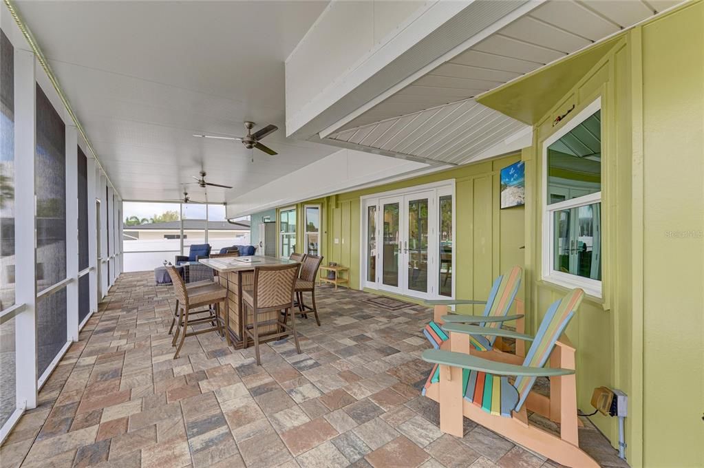 Active With Contract: $949,000 (3 beds, 2 baths, 1556 Square Feet)