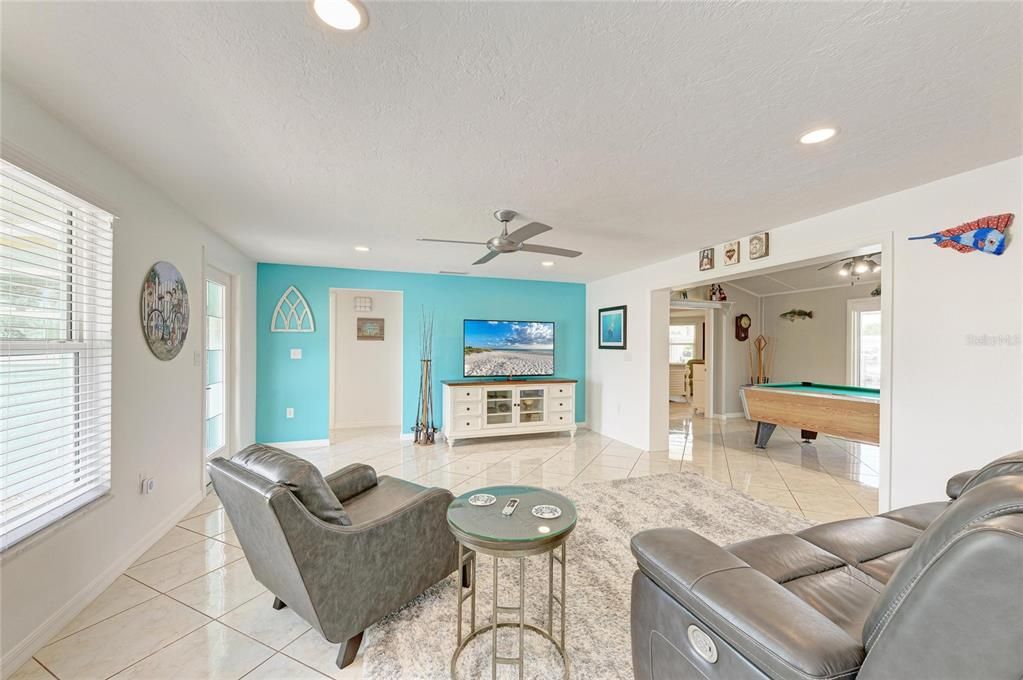 Active With Contract: $949,000 (3 beds, 2 baths, 1556 Square Feet)