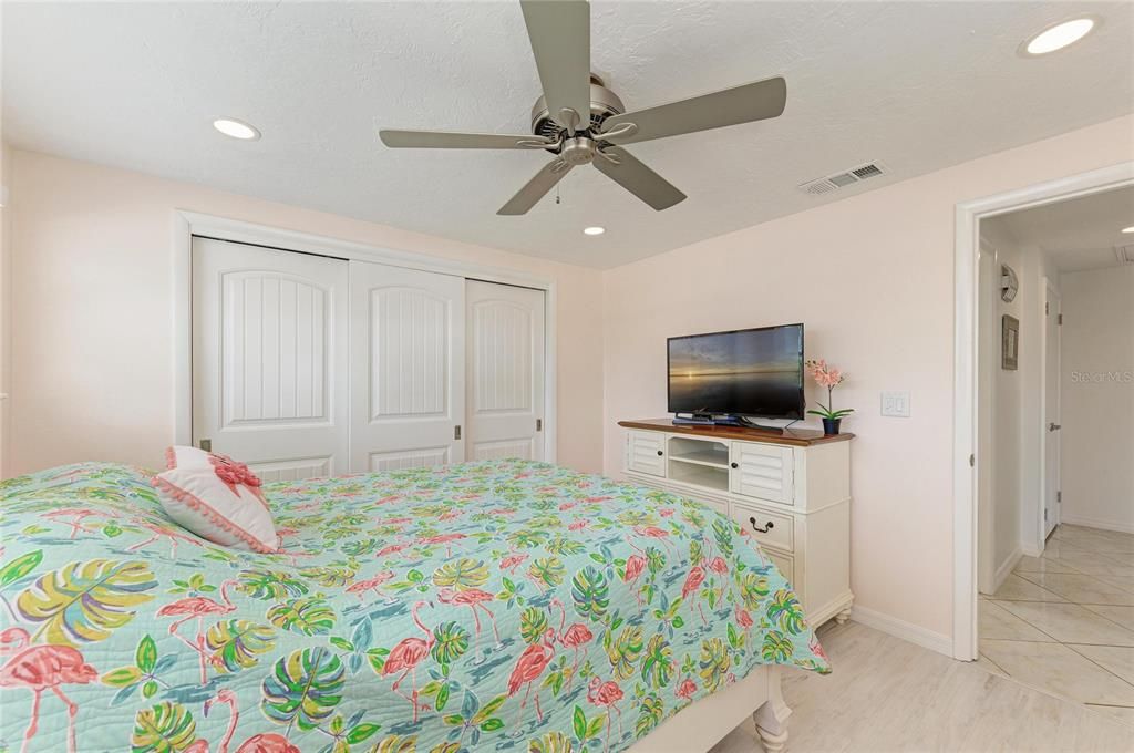 Active With Contract: $949,000 (3 beds, 2 baths, 1556 Square Feet)