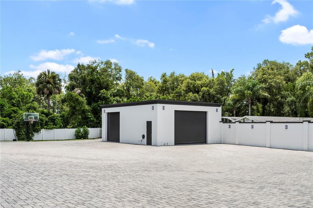 For Sale: $2,200,000 (4 beds, 4 baths, 5144 Square Feet)