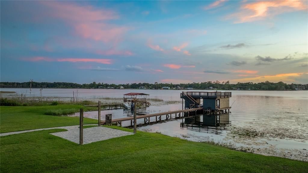 For Sale: $2,200,000 (4 beds, 4 baths, 5144 Square Feet)