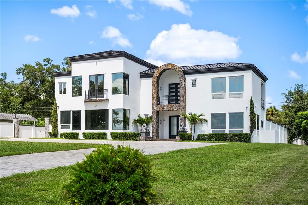 For Sale: $2,200,000 (4 beds, 4 baths, 5144 Square Feet)