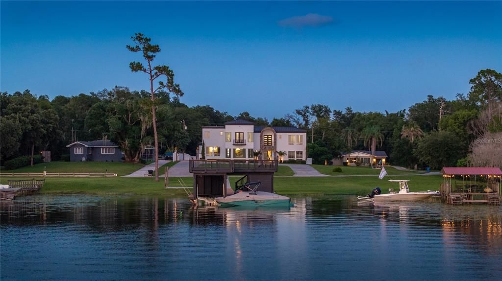For Sale: $2,200,000 (4 beds, 4 baths, 5144 Square Feet)