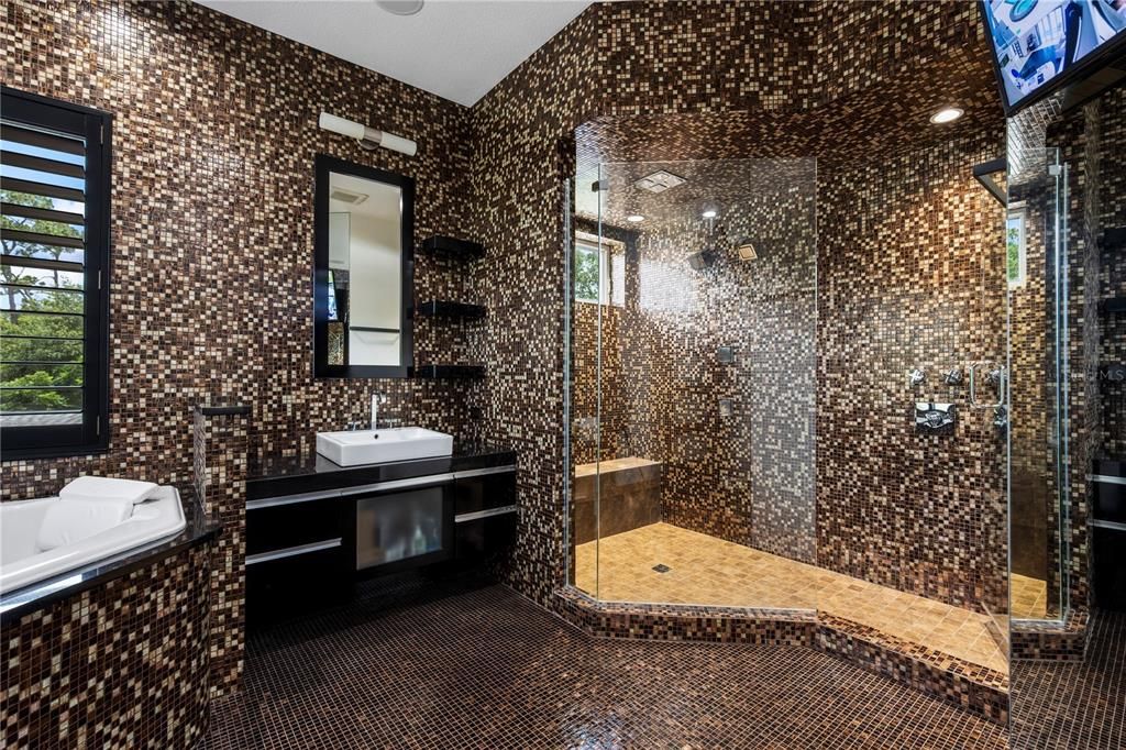 For Sale: $2,200,000 (4 beds, 4 baths, 5144 Square Feet)