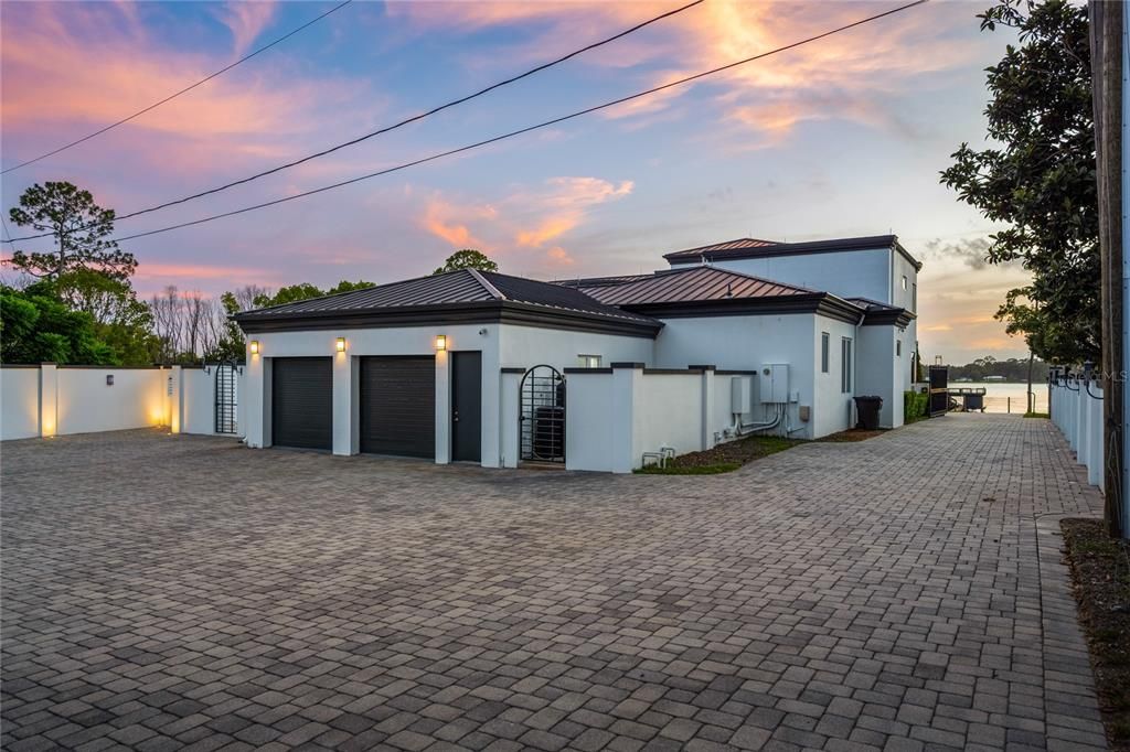 For Sale: $2,200,000 (4 beds, 4 baths, 5144 Square Feet)
