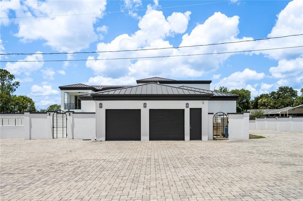 For Sale: $2,200,000 (4 beds, 4 baths, 5144 Square Feet)