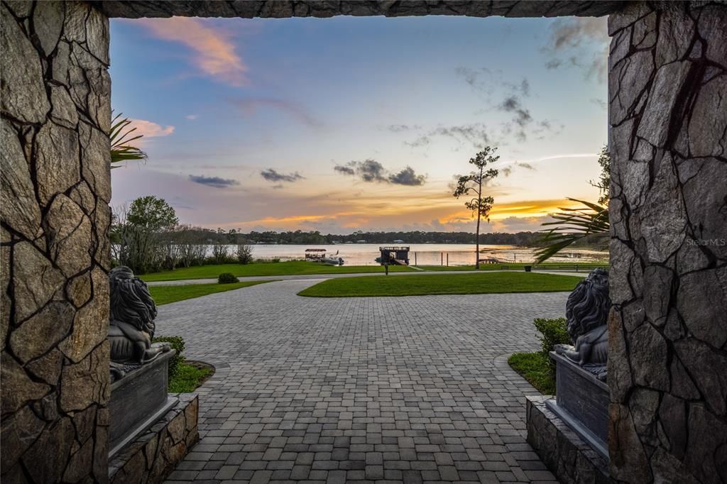 For Sale: $2,200,000 (4 beds, 4 baths, 5144 Square Feet)