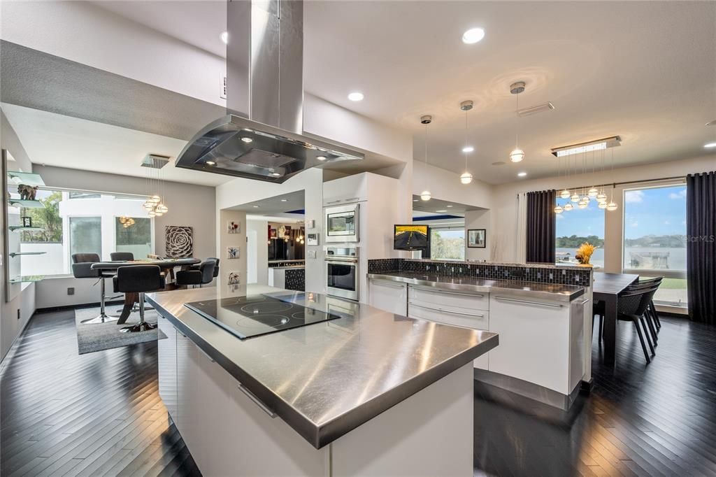 For Sale: $2,200,000 (4 beds, 4 baths, 5144 Square Feet)