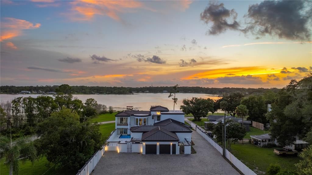 For Sale: $2,200,000 (4 beds, 4 baths, 5144 Square Feet)