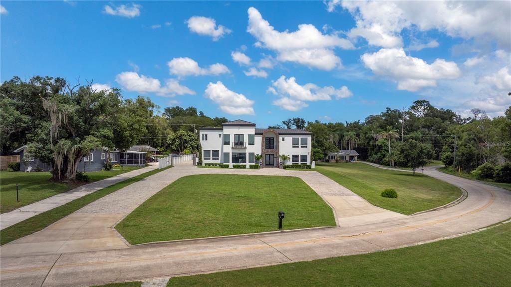 For Sale: $2,200,000 (4 beds, 4 baths, 5144 Square Feet)