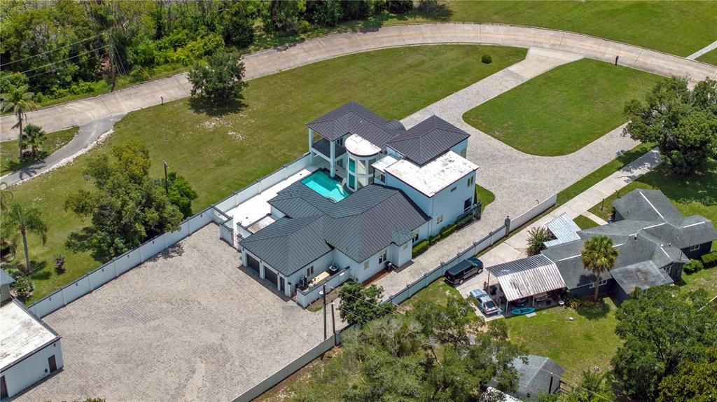 For Sale: $2,200,000 (4 beds, 4 baths, 5144 Square Feet)