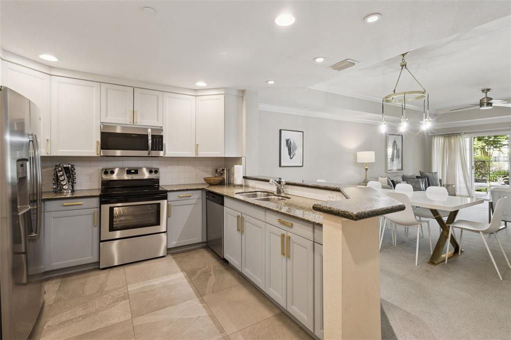 For Sale: $342,500 (3 beds, 3 baths, 1630 Square Feet)