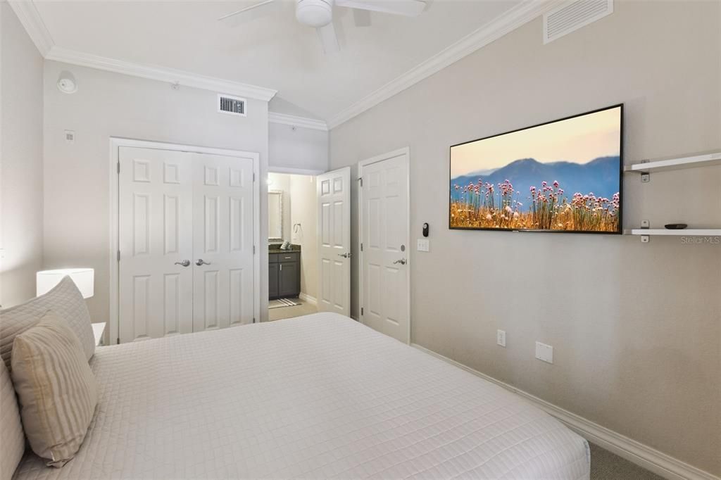 For Sale: $342,500 (3 beds, 3 baths, 1630 Square Feet)