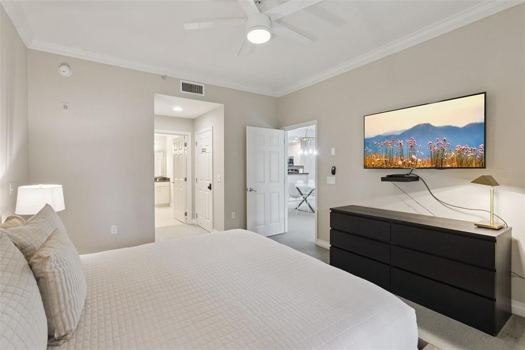 For Sale: $342,500 (3 beds, 3 baths, 1630 Square Feet)