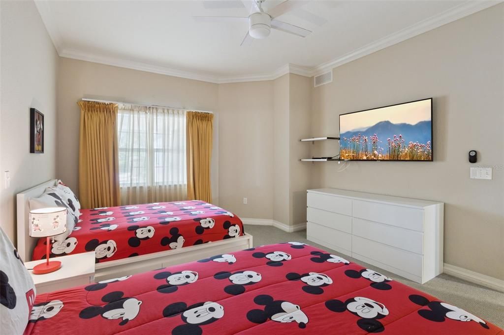 For Sale: $342,500 (3 beds, 3 baths, 1630 Square Feet)