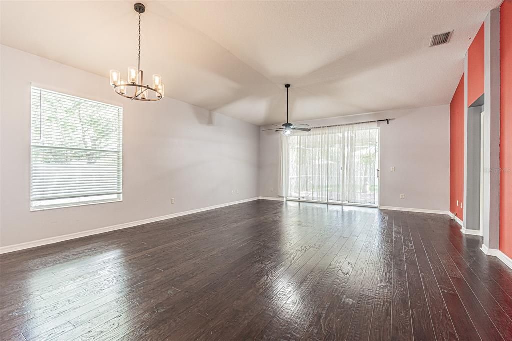For Sale: $399,000 (3 beds, 2 baths, 1755 Square Feet)