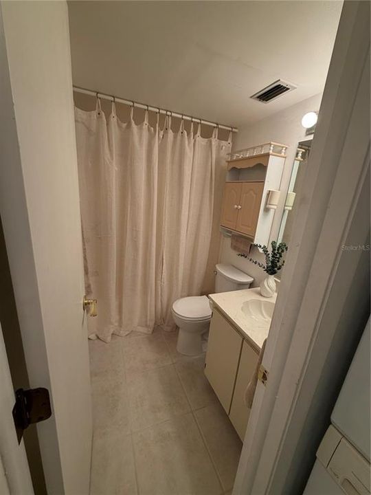 На продажу: $129,900 (2 спален, 2 ванн, 886 Квадратных фут)