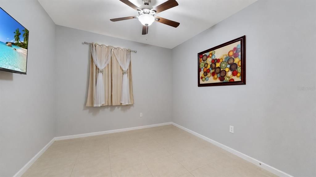 For Sale: $394,999 (4 beds, 3 baths, 1916 Square Feet)