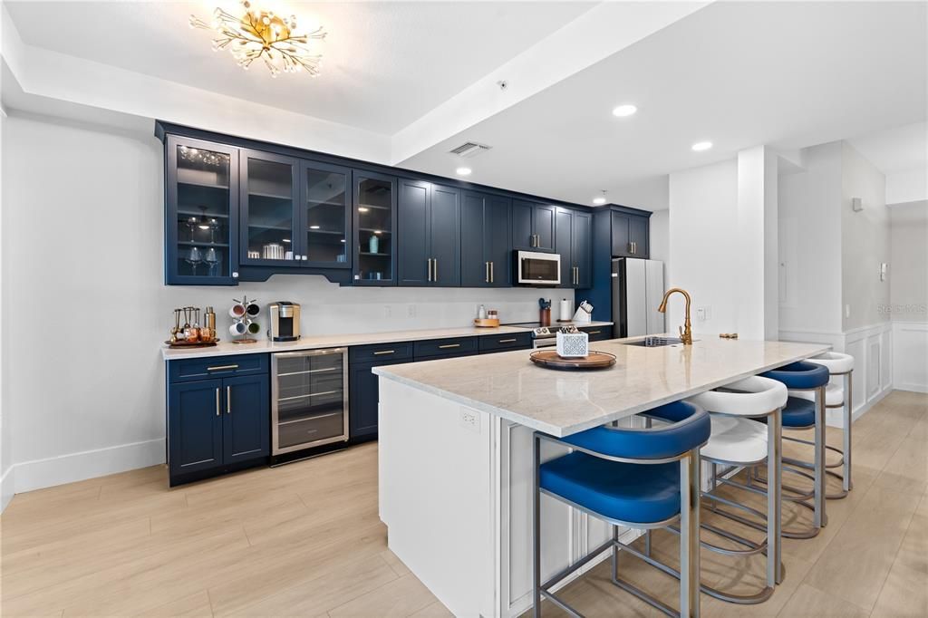 На продажу: $449,000 (2 спален, 2 ванн, 1392 Квадратных фут)