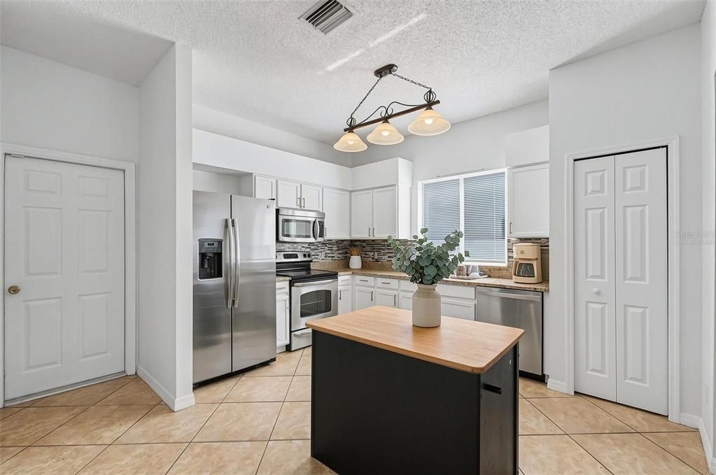 На продажу: $369,900 (3 спален, 2 ванн, 2014 Квадратных фут)