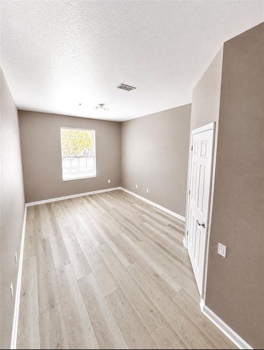 На продажу: $219,990 (3 спален, 2 ванн, 1247 Квадратных фут)