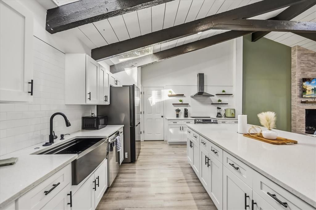 En Venta: $849,000 (6 camas, 4 baños, 5133 Pies cuadrados)