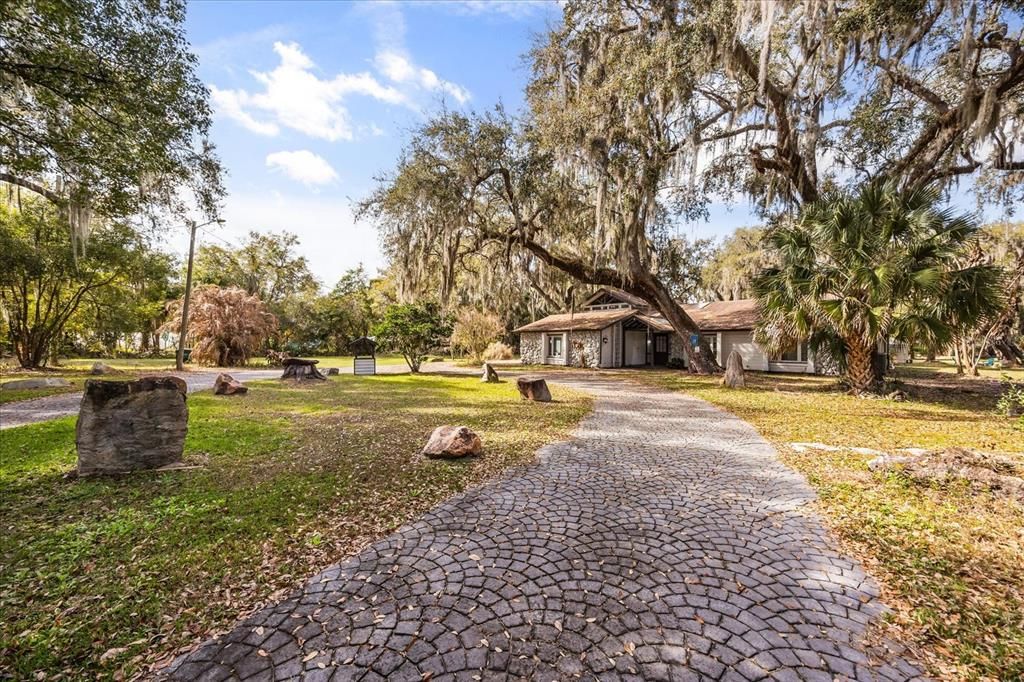 En Venta: $849,000 (6 camas, 4 baños, 5133 Pies cuadrados)