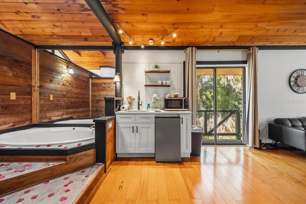 En Venta: $849,000 (6 camas, 4 baños, 5133 Pies cuadrados)
