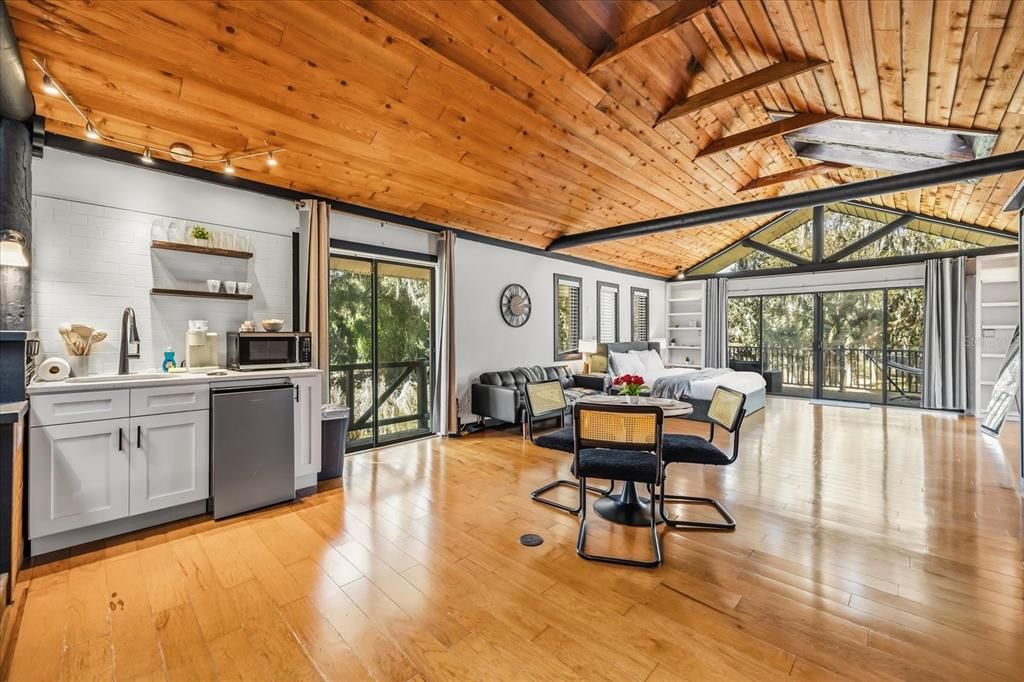 En Venta: $849,000 (6 camas, 4 baños, 5133 Pies cuadrados)