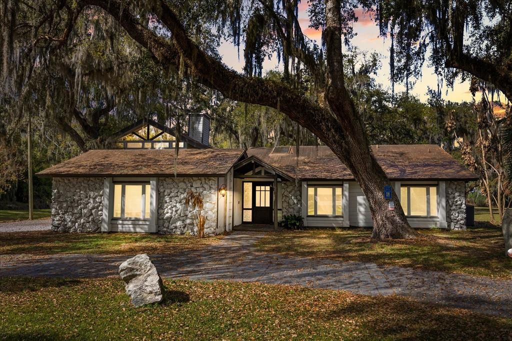 En Venta: $849,000 (6 camas, 4 baños, 5133 Pies cuadrados)