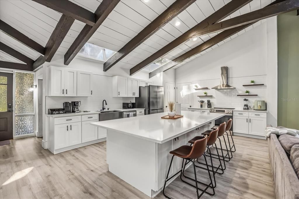 En Venta: $849,000 (6 camas, 4 baños, 5133 Pies cuadrados)