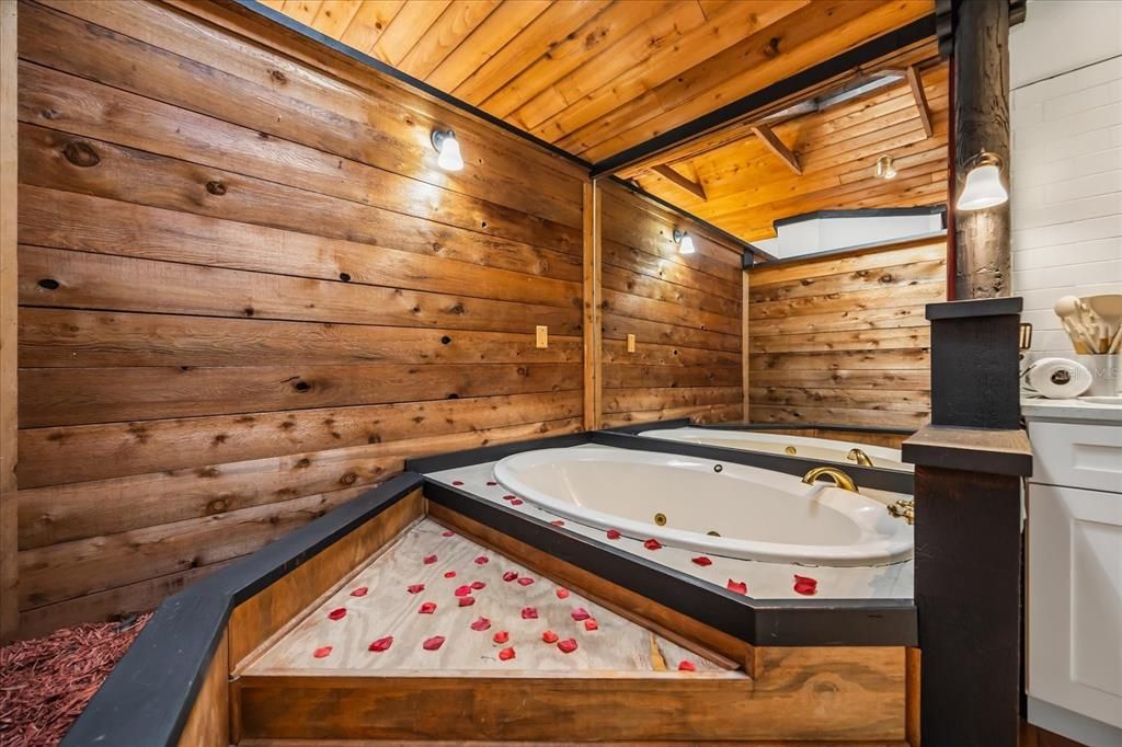 En Venta: $849,000 (6 camas, 4 baños, 5133 Pies cuadrados)