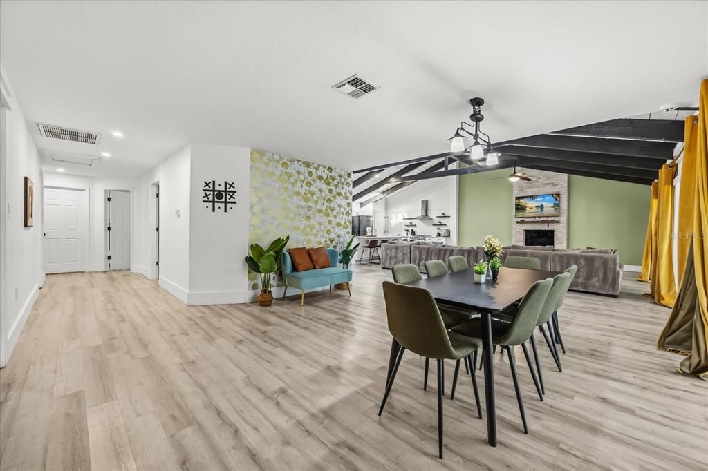 En Venta: $849,000 (6 camas, 4 baños, 5133 Pies cuadrados)