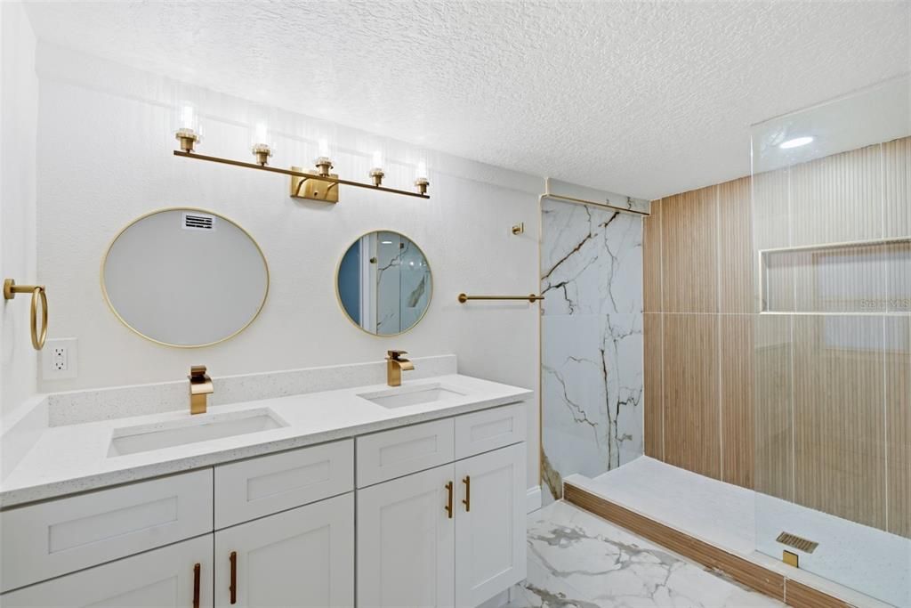 На продажу: $439,900 (4 спален, 3 ванн, 1562 Квадратных фут)