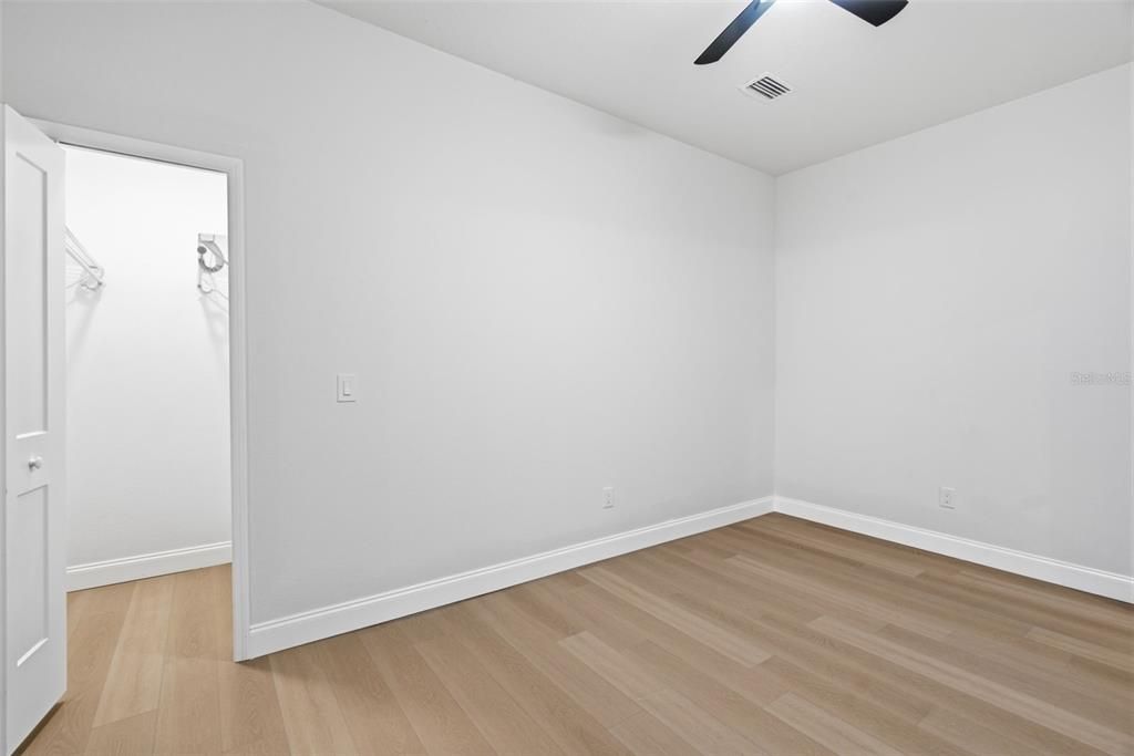 На продажу: $439,900 (4 спален, 3 ванн, 1562 Квадратных фут)