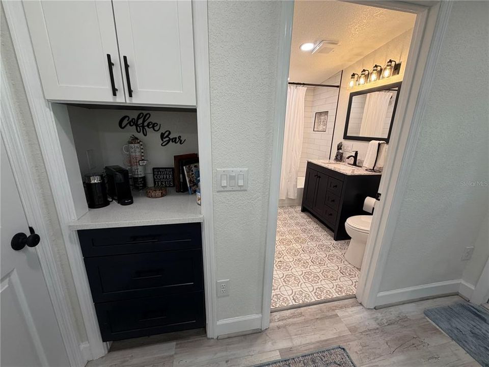 For Sale: $334,900 (2 beds, 2 baths, 764 Square Feet)